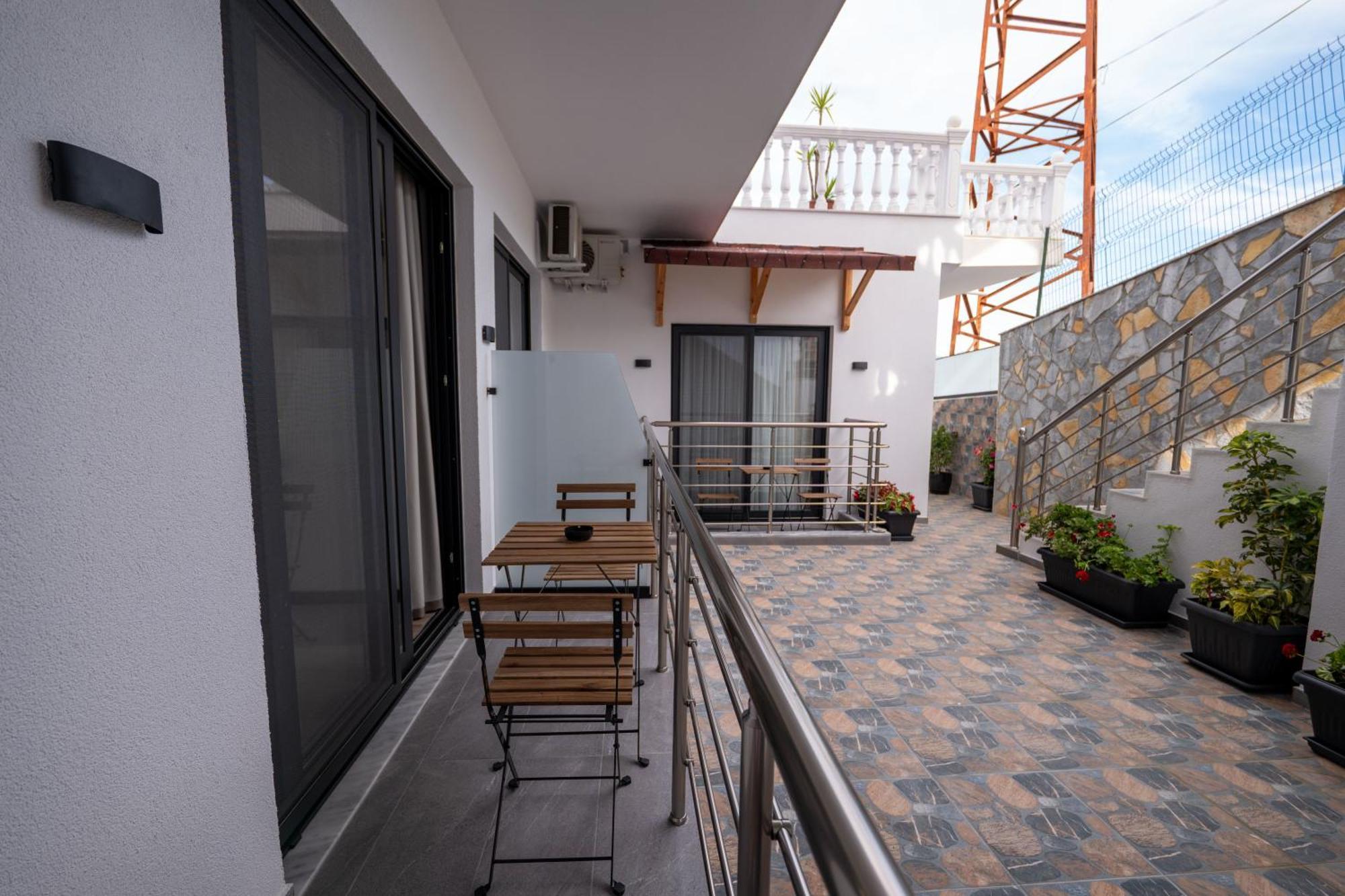 Apartment Flori *