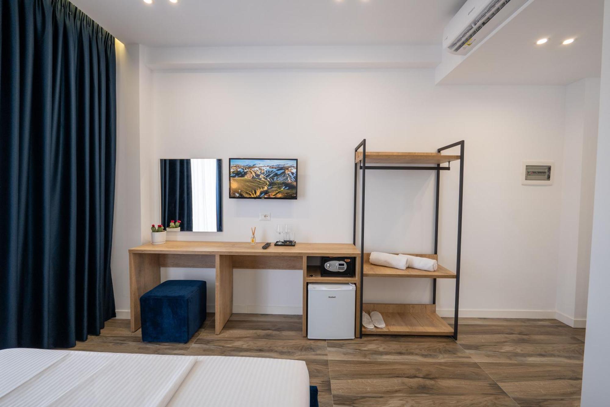 Flori Apartment *