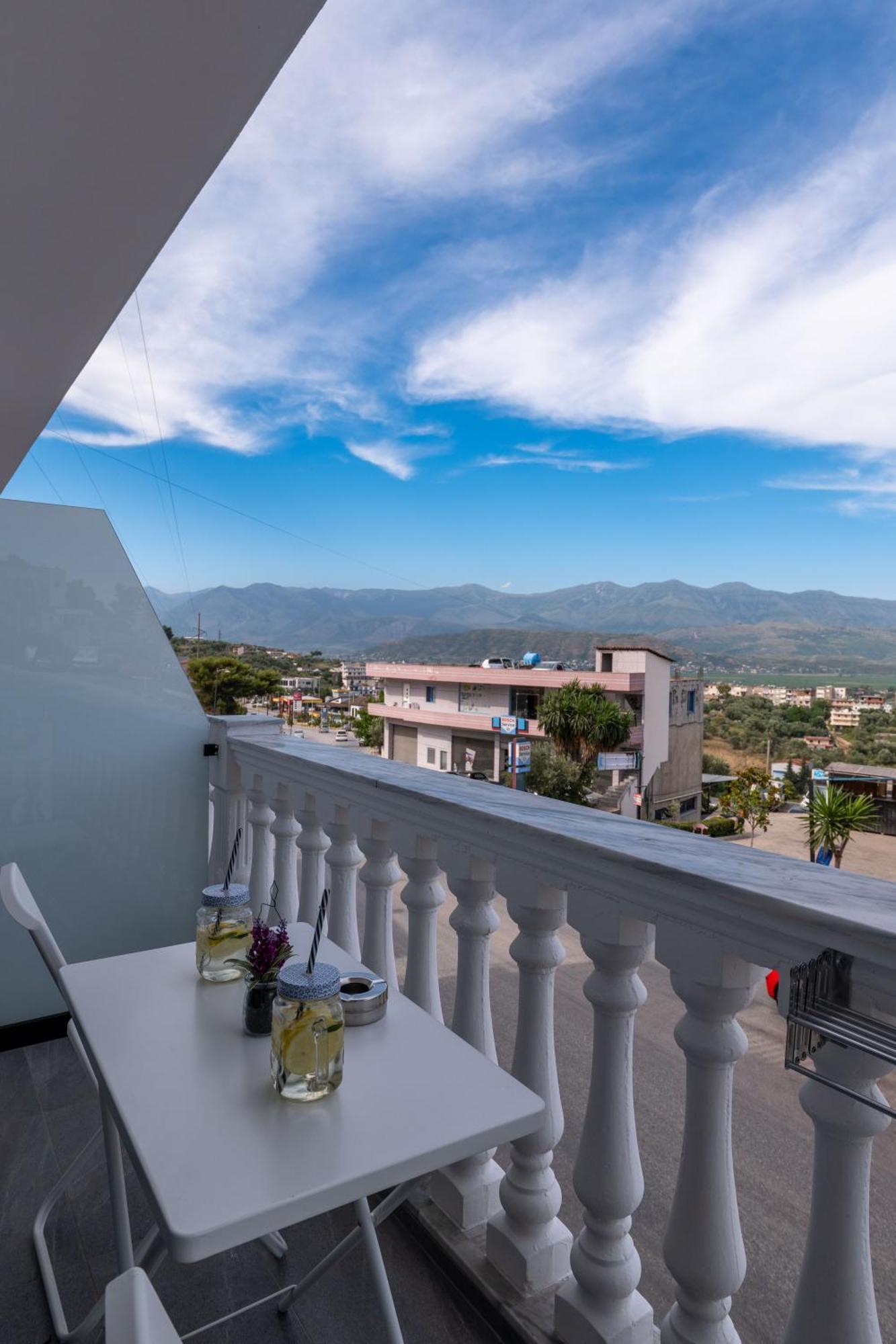 Apartment Flori *